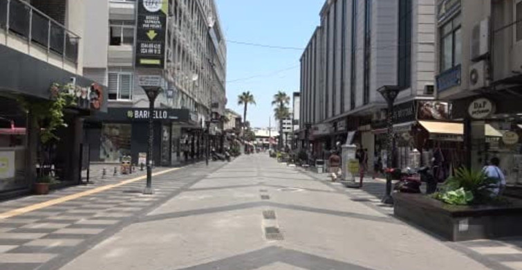 Mersin’de sıcak hava nedeniyle vatandaşlar bici bici ile serinliyor