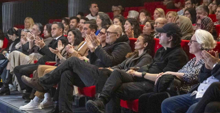 Mersin'de Tiyatro Şöleni: Eyvah Nadir