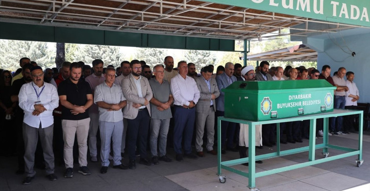 Mersin'de Trajik Kaza Sonrası Farah'ın Cenazesi Diyarbakır'da Defnedildi