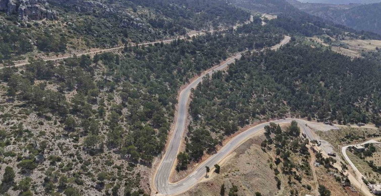 Mersin'de Ulaşımda Gelişmeler: 5 Mahalleyi Bağlayan Yolun İkinci Etabı Tamamlandı