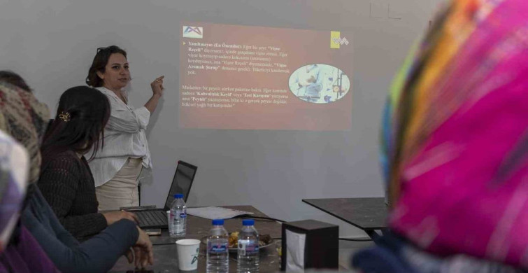 Mersin'de Üretici Kadınlara Gıda Okuryazarlığı Eğitimi