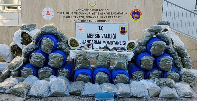 Mersin'de Uyuşturucu Operasyonu: 220 Kilogram Esrar ve 1 Kilogram Kokain Ele Geçirildi Mersin'de Uyuşturucu Operasyonu: 220 Kilogram Esrar ve 1 Kilogram Kokain Ele Geçirildi