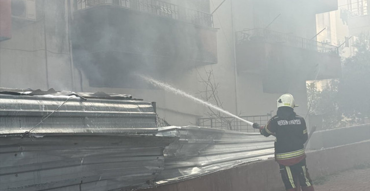 Mersin'de Yangın İtfaiye Ekipleri Tarafından Kontrol Altına Alındı