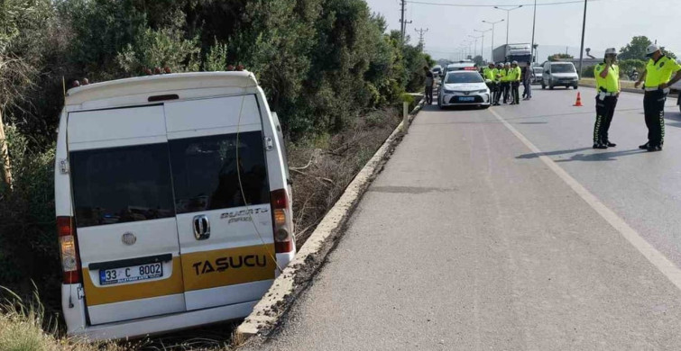 Mersin'de yolcu minibüsünde yaşanan dehşet anları kameraya yansıdı
