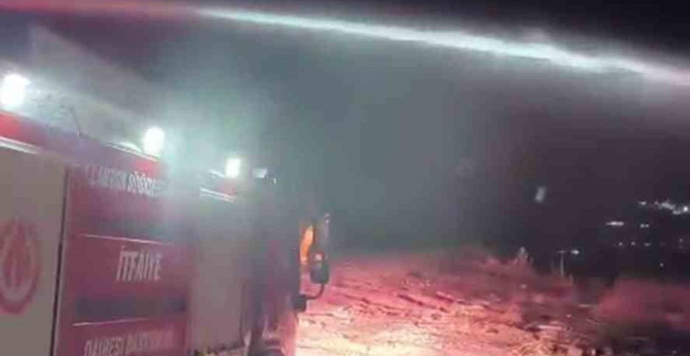 Mersin’deki çöp sahasında yangın ormanlık alana sıçradı