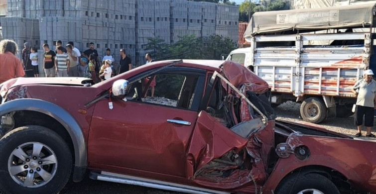 Mersin'deki Trafik Kazasında 3 Kişi Yaralandı