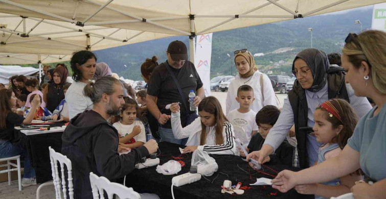 Mersin'den Artvin'e bilim köprüsü: çocuklar atölyelerde eğlenerek öğrendi