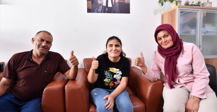 Mersinli Görme Engelli Öğrenci Nazalin Selvi'nin Başarısı