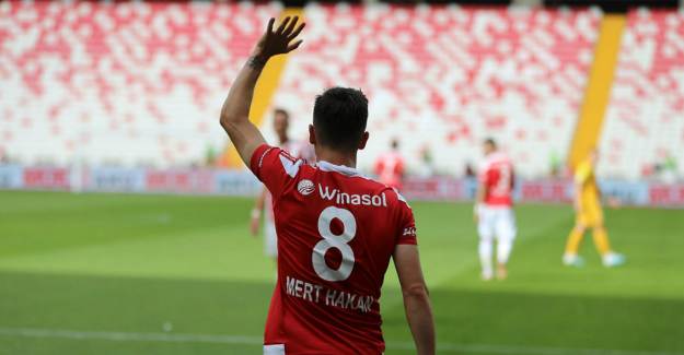 Mert Hakan Yandaş Transferinde Flaş Gelişme