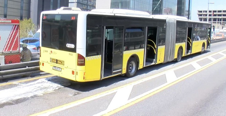 Merter'de Metrobüste Yangın Çıktı