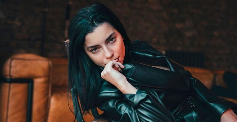 Merve Boluğur Bu Kez Maske Takma Kuralına Uydu