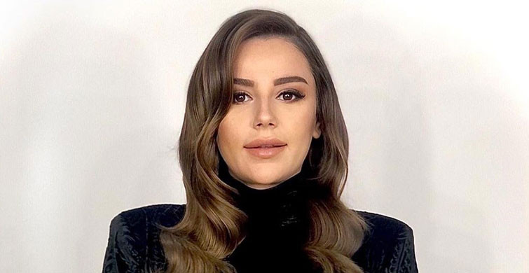 Merve Özbey'den Hamilelik Pozu