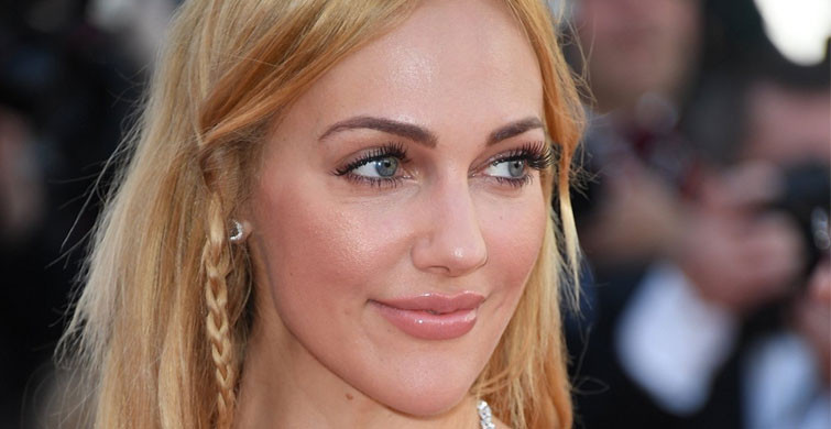 Meryem Uzerli'den Kızı Lily Koi İle Yeni Poz