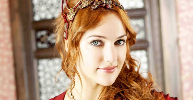 Meryem Uzerli'den Yeni Aşk Sinyalleri!