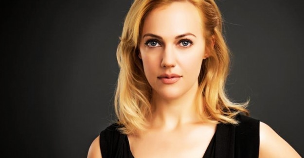 Meryem Uzerli'nin Dudakları Olay Oldu