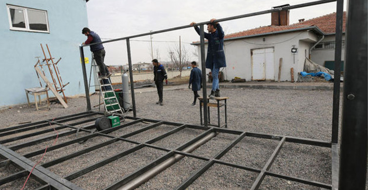Meslek liseleri depremzedeler için seferber oldu: Konteyner sınıf üretiyorlar