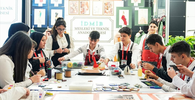 Meslek Lisesi Öğrencileri Uluslararası Ayakkabı Fuarında Geleneksel Tasarımlarını Sergiledi