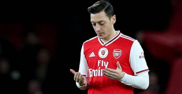 Mesut Özil Arsenal'da Kadro Dışı Kaldı