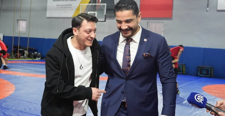 Mesut Özil Güreş Milli Takımı Kampını Ziyaret Etti