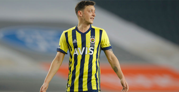 Mesut Özil Kadroya Dönüyor!