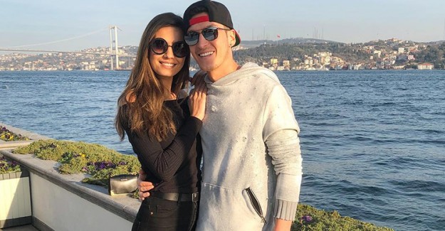 Mesut Özil Sevgilisi Amine Gülşe İçin Kesenin Ağzını Açtı