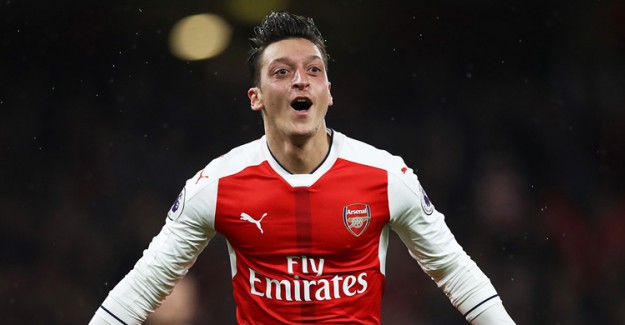 Mesut Özil'den Muhteşem Performans!