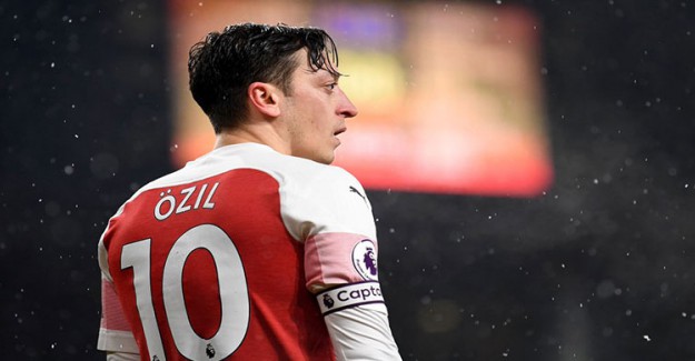 Mesut Özil'den 'Hello Brother' Mesajı