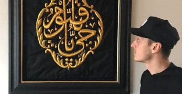 Mesut Özil'den Kabe Örtüsü Paylaşımı