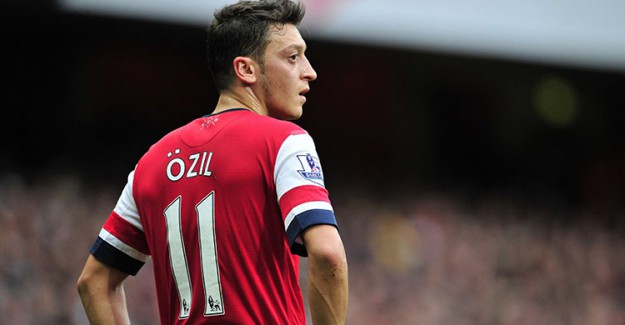 Mesut Özil'den Sosyal Medyayı Sallayan Abdülhamid Paylaşımı
