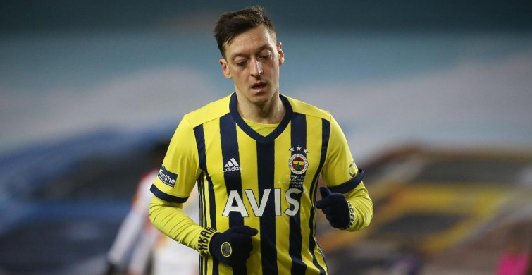 Mesut Özil'den Takım Arkadaşlarıyla Kritik Toplantı!
