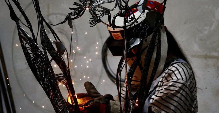 Metal Parçaların Kadın Yeteneklerle Dönüşümü: Gülfidan Soyuğur'un Hikayesi