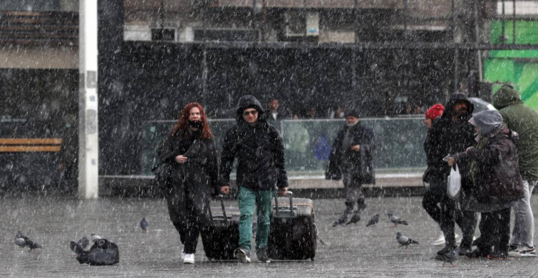 Meteoroloji il il vererek uyardı: Kar, sağanak yağış ve fırtına hepsi birden geliyor