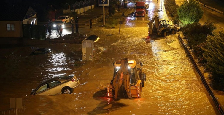 Meteoroloji turuncu kodla uyarmıştı: Hatay’da sağanak yağış etkili oldu
