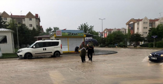 Meteoroloji'den Kuvvetli Yağış ve Dolu Uyarısı