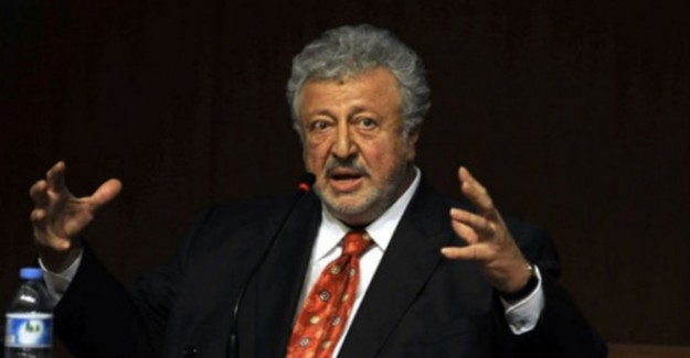 Metin Akpınar İlk İmzasını Attı