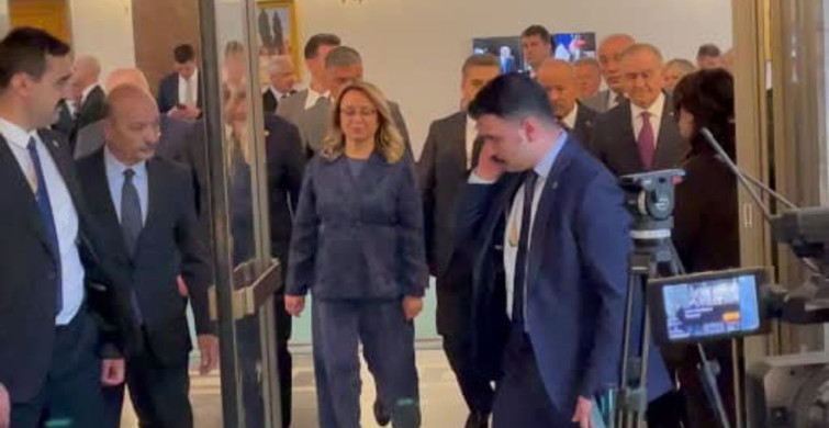 MHP Grup Toplantısında Milli Takıma Marş Dinletisi