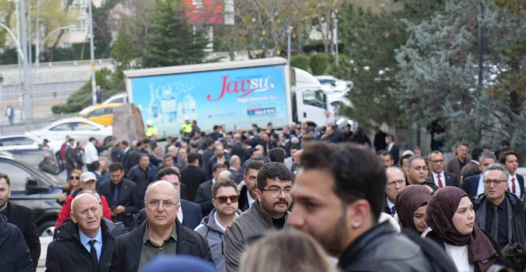 MHP Lideri Bahçeli, Alparslan Türkeş'in Kabrini Ziyaret Etti