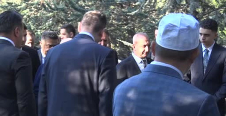MHP Lideri Bahçeli'den Alparslan Türkeş'in Kabrine Ziyaret