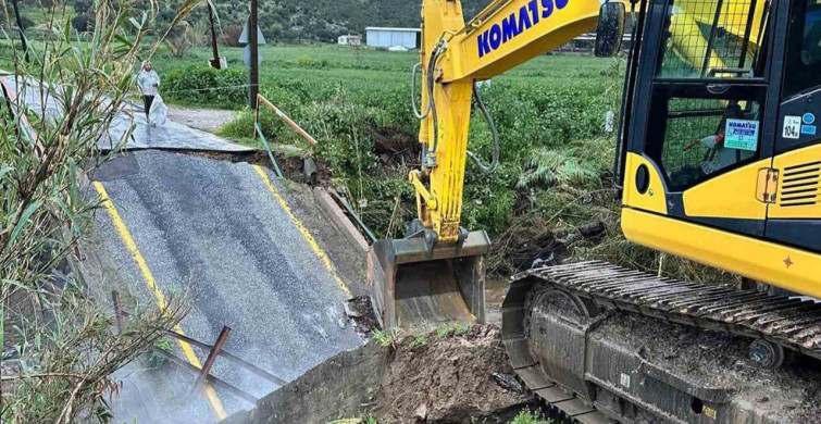 Milas'ta Yağışlar Sonrası Çöken Köprü 26 Saatte Yeniden Ulaşıma Açıldı