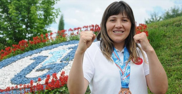 Milli Boksör Şennur Demir: ‘Olimpiyat Hayalim Yıkılmadı, Sadece Ertelendi’