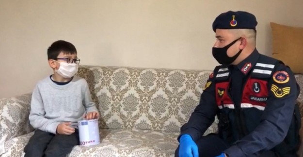 Milli Dayanışma Kampanyası'na 8 Yaşındaki Berat'tan Destek!