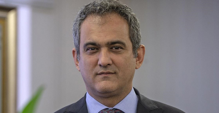 Milli Eğitim Bakanı Özer Kendisini Tebrik Etmek İsteyenlere Fidan Bağışı İsteğinde Bulundu