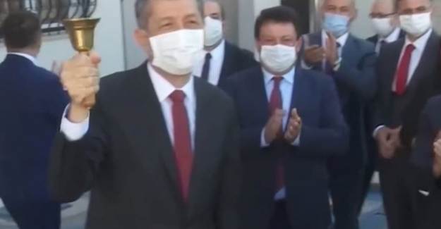 Milli Eğitim Bakanı Selçuk, Zili Çaldı
