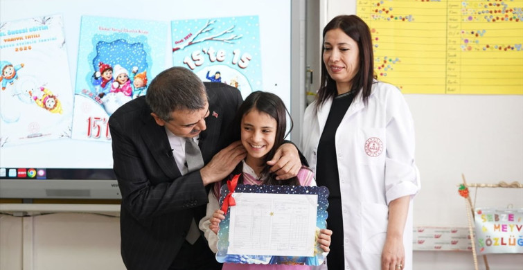 Milli Eğitim Bakanı Tekin, Ağrı'da Karneleri Dağıttı