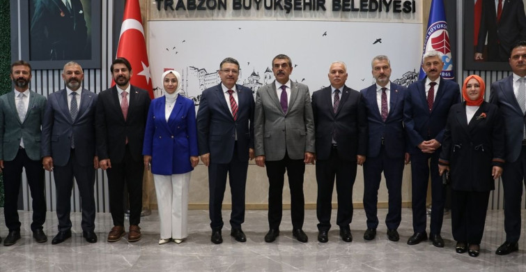 Milli Eğitim Bakanı Tekin, "Ailem" Dizisinin Setini Ziyaret Etti