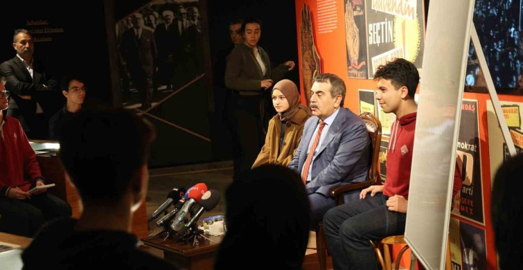 Milli Eğitim Bakanı Tekin, Aydın'da Demokrasi Dersi Verdi