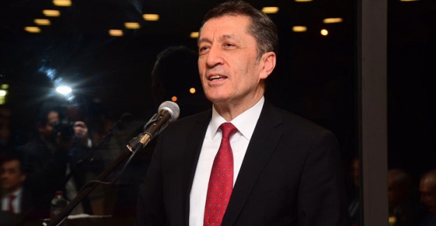 Milli Eğitim Bakanı Ziya Selçuk, Liselerdeki Ders Sayısı ile Alakalı Düzenleme Yapacaklarını Söyledi