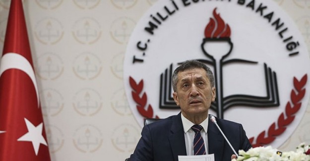 Milli Eğitim Bakanı Ziya Selçuk Okulların Başlangıç ve Tatil Tarihlerini Açıkladı