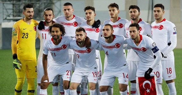 Milli Futbolcular Bir Araya Mı Geliyor