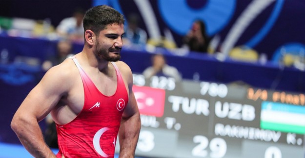 Milli Güreşçi Taha Akgül, Genç Yeteneklerle Buluştu